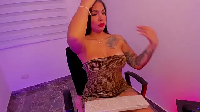 Snapshot of Gypsie_velvet1 chatting on November 18, 2025, 9:08 pm Gypsie velvet1 online show from November 18, 2025, 9:08 pm