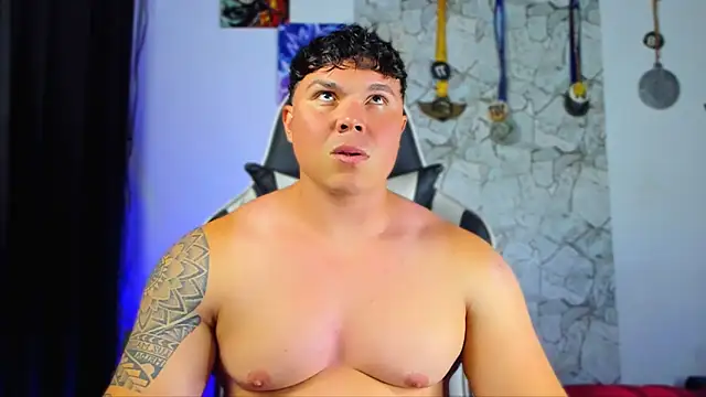 Snapshot of Drakexion21 chatting on October 3, 2025, 11:13 pm Drakexion21 online show from October 3, 2025, 11:13 pm