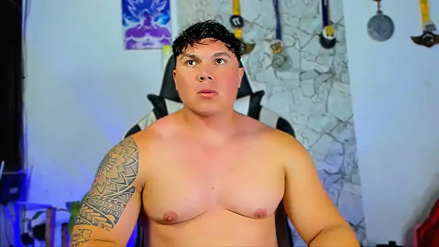 Snapshot of Drakexion21 chatting on October 6, 2025, 10:29 pm Drakexion21 online show from October 6, 2025, 10:29 pm