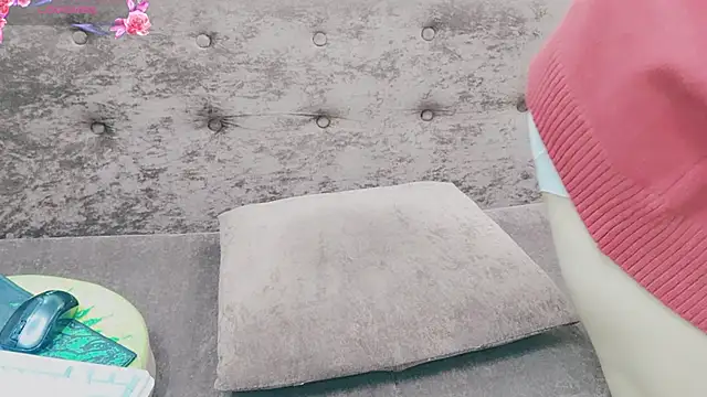 Sophie Secret online show from November 19, 2025, 10:21 pm