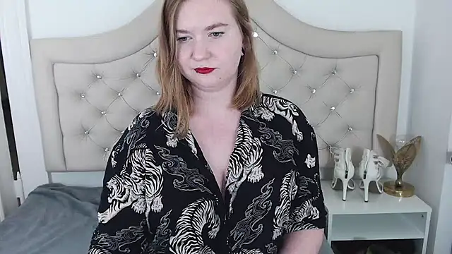 Snapshot of LaraDream chatting on December 28, 2024, 11:37 pm LaraDream online show from December 28, 2024, 11:37 pm