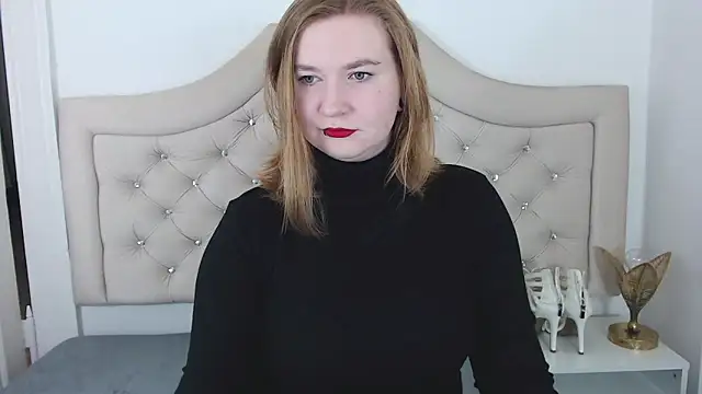 Snapshot of LaraDream chatting on December 30, 2024, 7:42 pm LaraDream online show from December 30, 2024, 7:42 pm