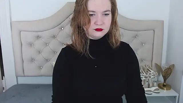 Snapshot of LaraDream chatting on January 28, 2025, 7:42 pm LaraDream online show from January 28, 2025, 7:42 pm