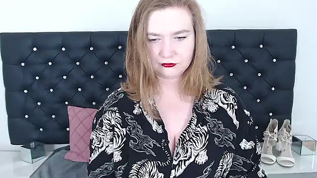 Snapshot of LaraDream chatting on February 13, 2025, 10:43 pm LaraDream online show from February 13, 2025, 10:43 pm