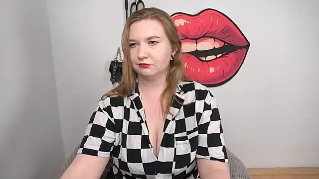 Snapshot of LaraDream chatting on November 5, 2025, 4:29 pm LaraDream online show from November 5, 2025, 4:29 pm