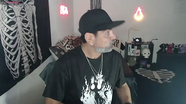 Snapshot of soyelcarlitos_ chatting on June 15, 2026, 6:37 am soyelcarlitos online show from June 15, 2026, 6:37 am